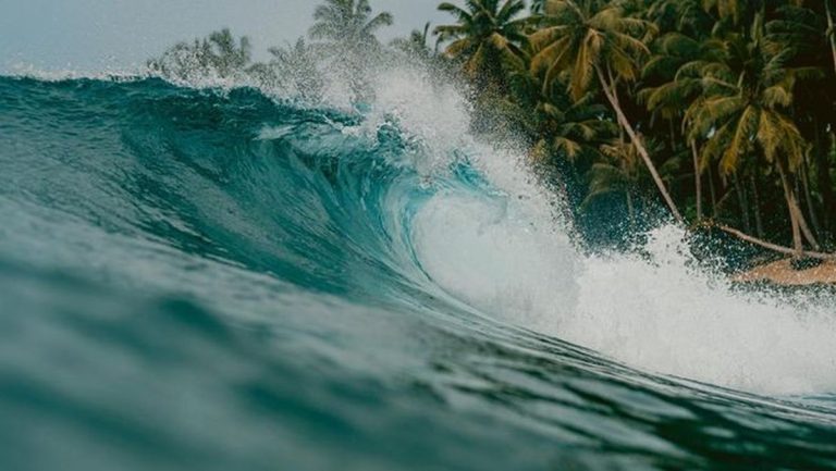 17 Februari dalam Sejarah: Tsunami 80 Meter di Maluku hingga Kelahiran Michael Jordan : Okezone News