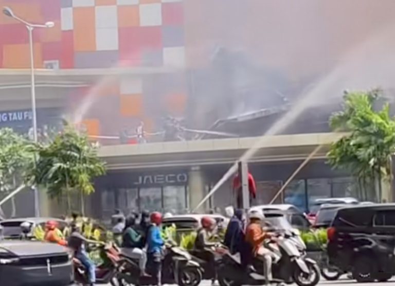 Kronologi Kebakaran Mal Ciputra Cibubur, Api Diduga dari Percikan Las : Okezone News