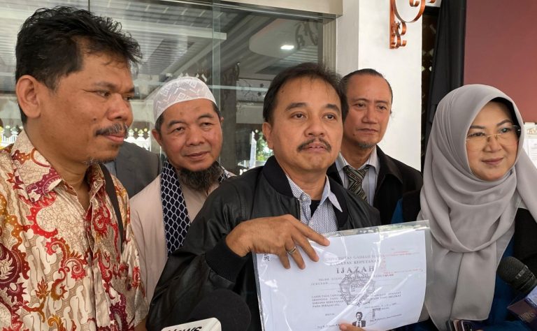 Roy Suryo Cs Minta Kasus Ijazah Dihentikan, Kubu Jokowi: Mereka Putus Asa! : Okezone News