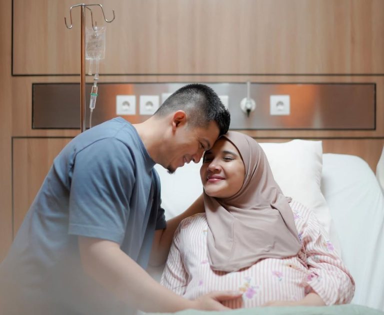 Zaskia Sungkar Melahirkan, Irwansyah Beri Nama Anak Kedua Urwah Muhammad Syahki : Okezone Women